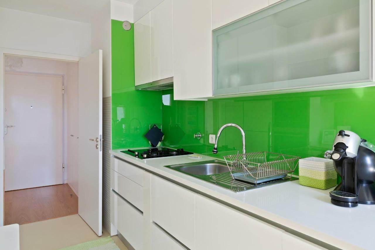 Ferienhaus Stunning 2 Bed Apt, Sleeps 4 Nr Entrecampos