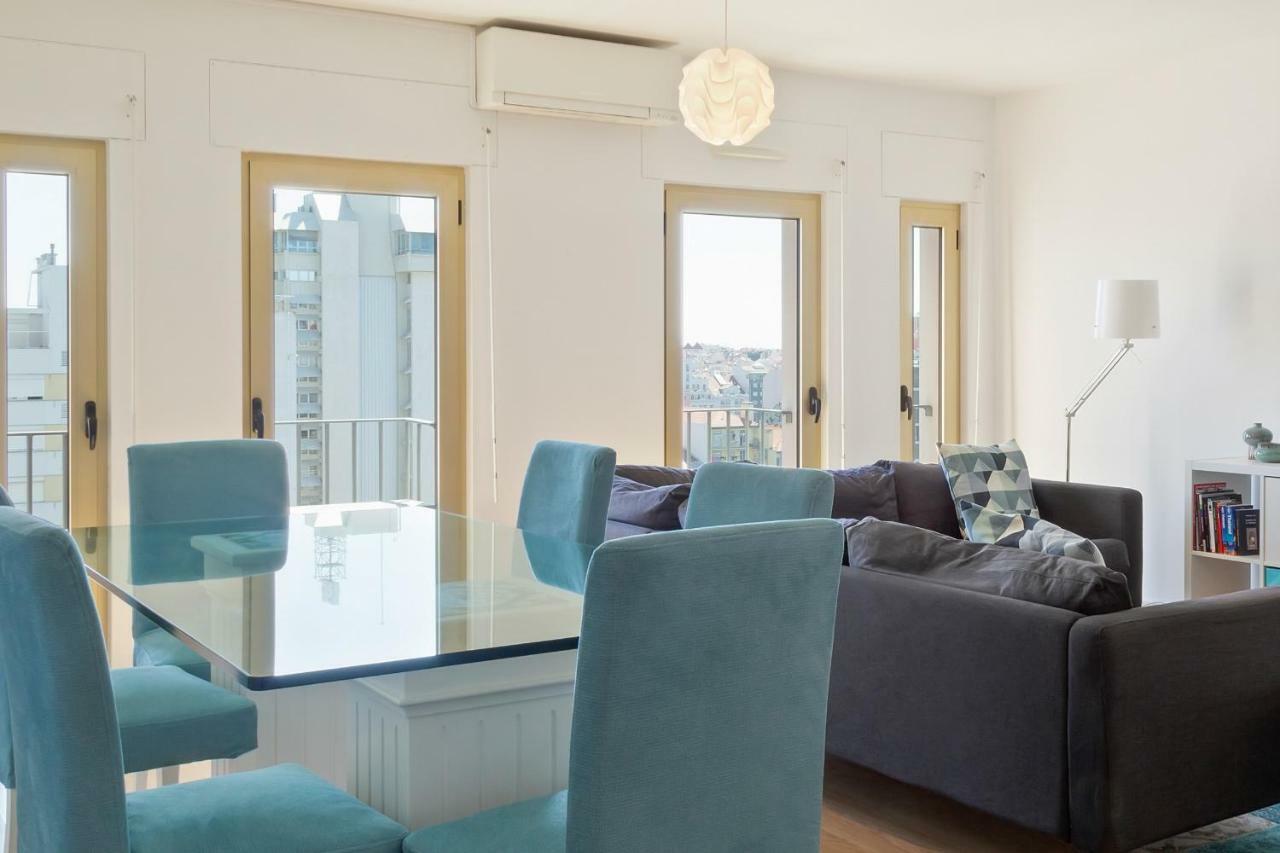 Ferienhaus Stunning 2 Bed Apt, Sleeps 4 Nr Entrecampos